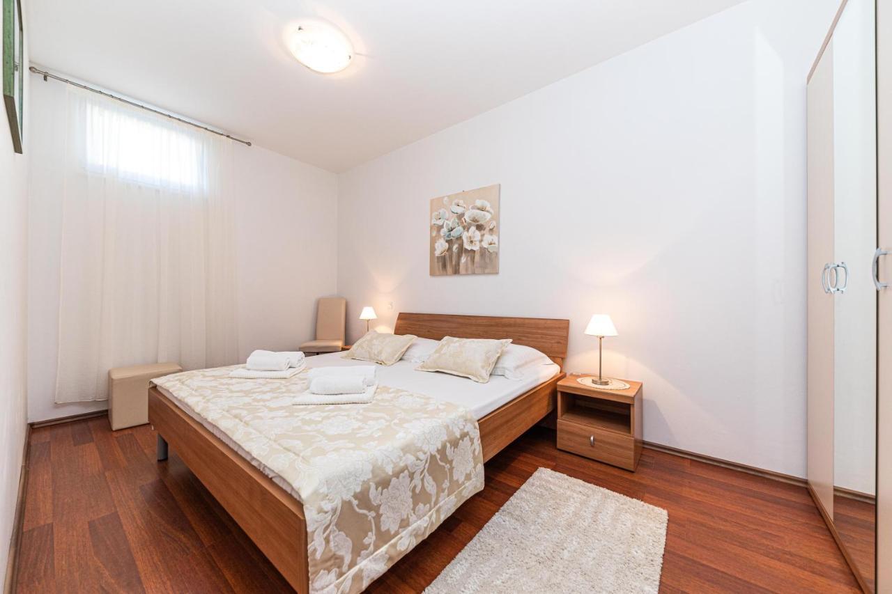 Rajcic Apartments Rogoznica  Ngoại thất bức ảnh